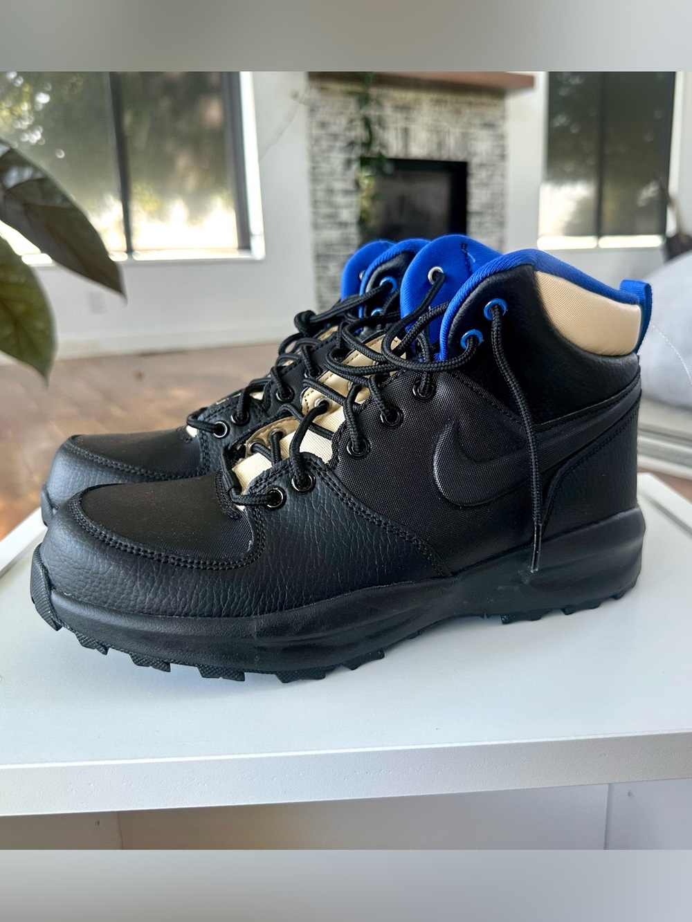 NWT! Youth Nike Boots